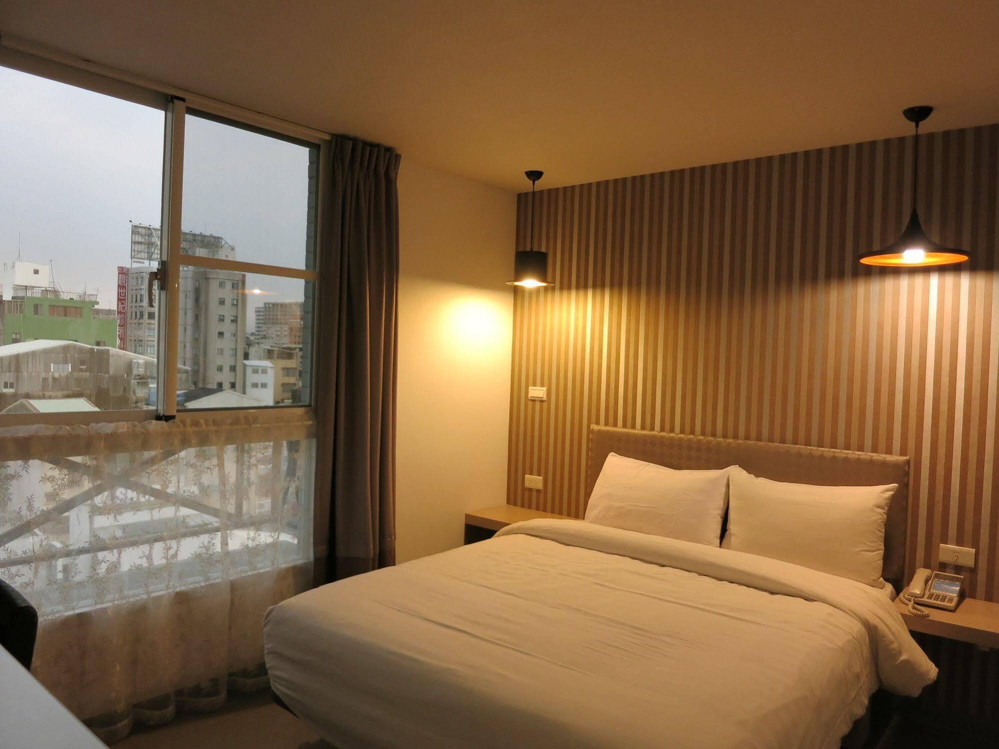 S&E Hotel Tainan Exterior foto
